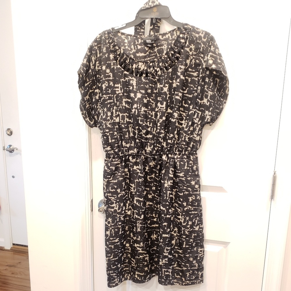 Dress - Picture 2 of 4
